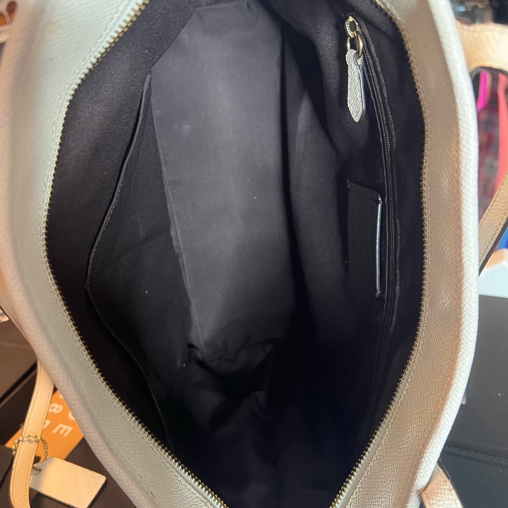 Coach Cream Leather Tote Bag - Picture 9 of 9